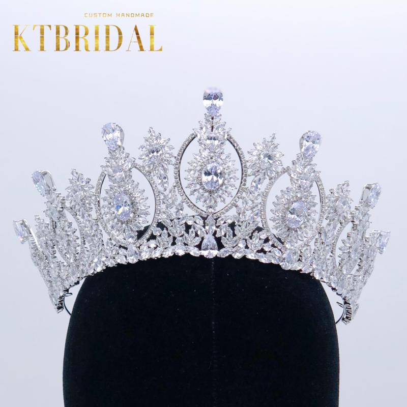 Hair Clips & Barrettes Zircon 3D Crown Lucury Bridal Tiara Headpieces Party Ball Fashion Design KTBRIDAL Women Gift Wedding Accessiories, Golden;silver
Hair Clips & Barrettes Zircon 3D Crown Lucury Bridal Tiara Headpieces Party Ball Fashion Design KTBRIDAL Women Gift Wedding Accessiories, Golden;silver