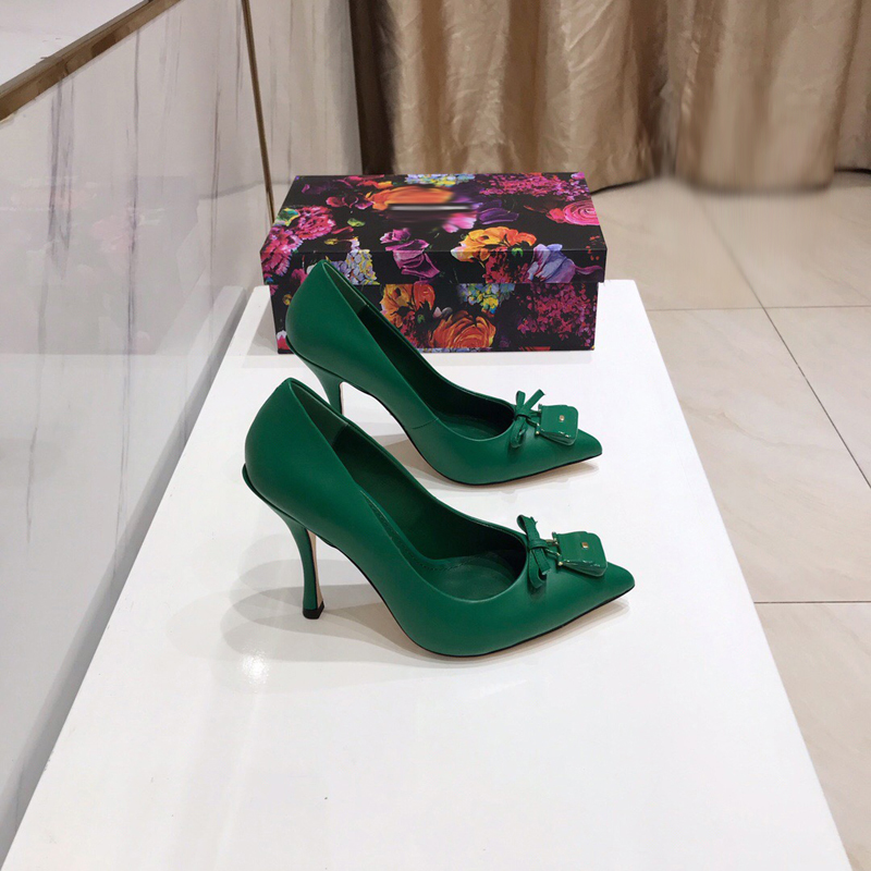 2021 Good Quality Fashion Women Luxurys Designers Shoes Designer Sandals Womens Luxury High Heels Sandal Dress Shoess With Box Size 35-41 -H606, Green
2021 Good Quality Fashion Women Luxurys Designers Shoes Designer Sandals Womens Luxury High Heels Sandal Dress Shoess With Box Size 35-41 -H606, Green