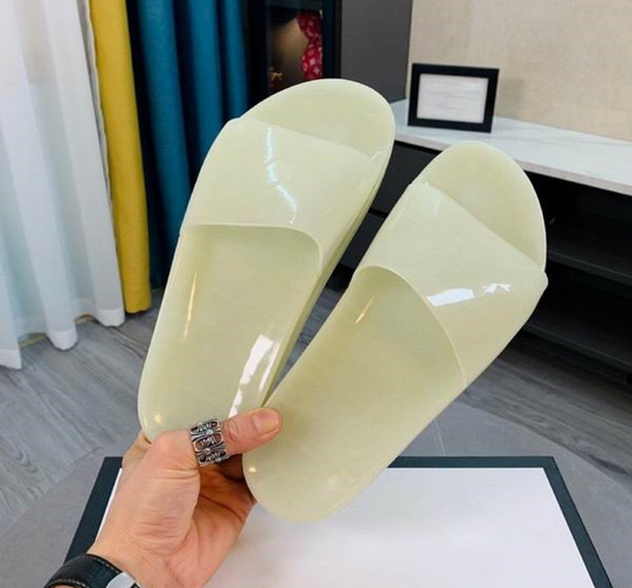 Fashion Summer Beach Slippers Non-slip Bathroom Home Breathable Casual Sandals Men Slides Shoes
Fashion Summer Beach Slippers Non-slip Bathroom Home Breathable Casual Sandals Men Slides Shoes
