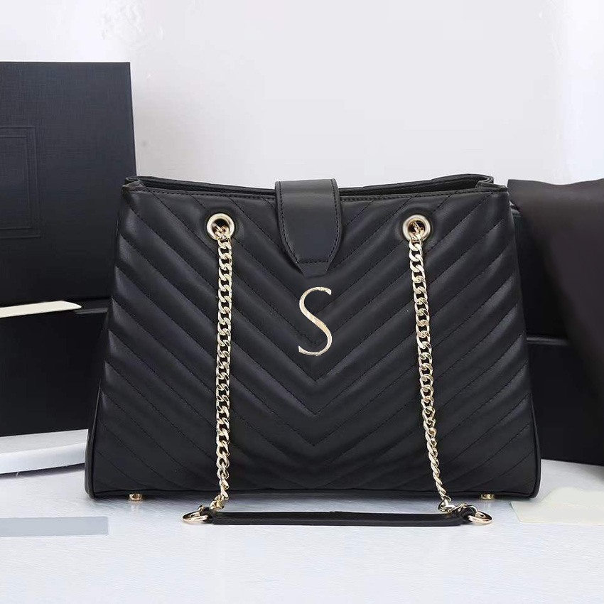 7A+ Shoulder Bags Designer Women Handbags 2021 Crossbody designers Bag duffle tote clutch Classic genuine leather Clutch gold chain purse oversize wallets tn, Black
7A+ Shoulder Bags Designer Women Handbags 2021 Crossbody designers Bag duffle tote clutch Classic genuine leather Clutch gold chain purse oversize wallets tn, Black