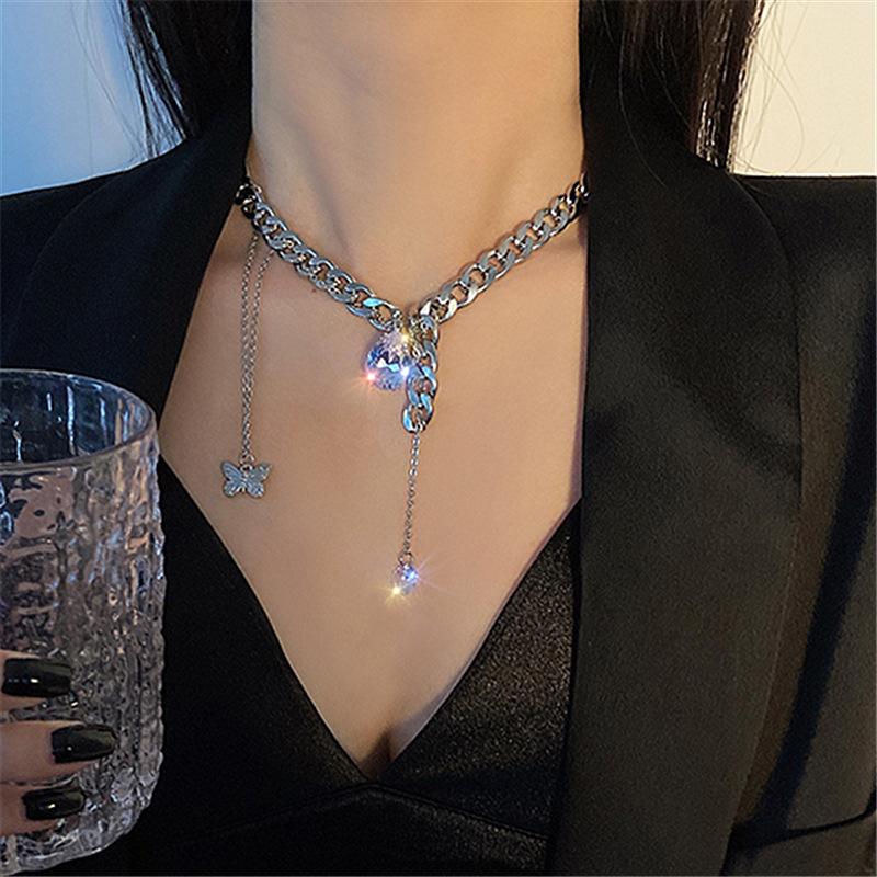 Pendant Necklaces Korean Fashion Vintage Metal Butterfly For Women Party Anniversary Jewelry Shiny Crystal Water Drop Choker
Pendant Necklaces Korean Fashion Vintage Metal Butterfly For Women Party Anniversary Jewelry Shiny Crystal Water Drop Choker