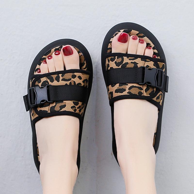 Slippers Summer Women Charm Leopard Print Upper Sexy Open Toe Outdoor Soft Thick Bottom Non-slip Ladies Trend, Beige
Slippers Summer Women Charm Leopard Print Upper Sexy Open Toe Outdoor Soft Thick Bottom Non-slip Ladies Trend, Beige