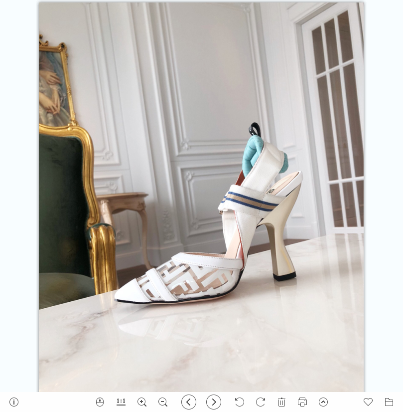 2021 Good Quality Fashion Women Luxurys Designers Shoes Design1er Sandals Womens Luxury High Heels Sandal Dress Shoess With Box Size 35-41 -L319, White
2021 Good Quality Fashion Women Luxurys Designers Shoes Design1er Sandals Womens Luxury High Heels Sandal Dress Shoess With Box Size 35-41 -L319, White