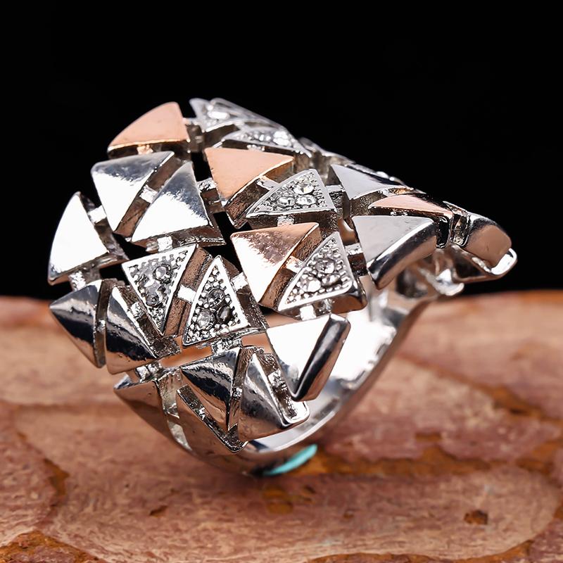 Cluster Rings Fashion Two-color Geometric Hollow Finger For Women Filled Zircon Personality Design Wedding Band Men Ring Party Jewelry
Cluster Rings Fashion Two-color Geometric Hollow Finger For Women Filled Zircon Personality Design Wedding Band Men Ring Party Jewelry