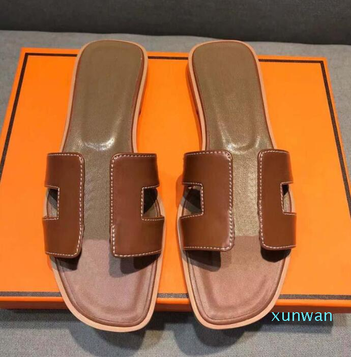 2021 Designer Luxury Women Men Sandals Classic leather Hook and Loop Platform Fashion Casual Top Quality Shoes With Box Size 35-45, Color 26
2021 Designer Luxury Women Men Sandals Classic leather Hook and Loop Platform Fashion Casual Top Quality Shoes With Box Size 35-45, Color 26