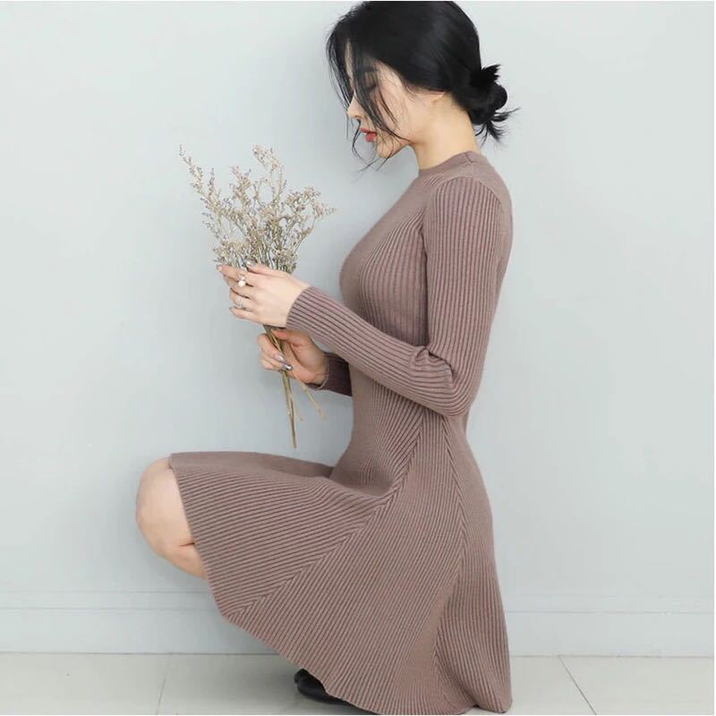 Fashion Women Casual All-match Pure Color Sweater Autumn Winter Knitted Long-sleeved Waist A-line Chic Dress Female 210520, Khaki
Fashion Women Casual All-match Pure Color Sweater Autumn Winter Knitted Long-sleeved Waist A-line Chic Dress Female 210520, Khaki