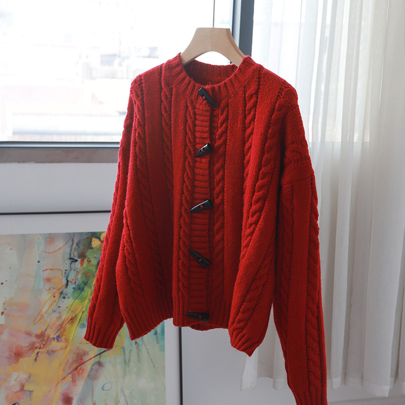 Soft Waxy Thick Horn Button Twist Knitted Cardigan Women Autumn Winter O Neck Oversize Single Breasted Sweater Fashion 210520, Red
Soft Waxy Thick Horn Button Twist Knitted Cardigan Women Autumn Winter O Neck Oversize Single Breasted Sweater Fashion 210520, Red