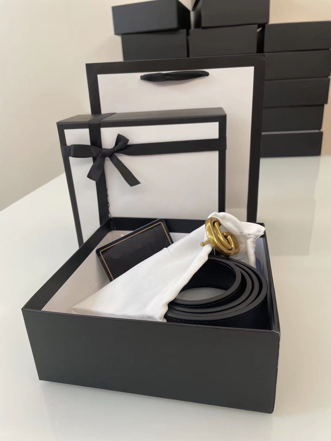 Luxury Designer belt men's women's large gold buckle leather classic ceiling width 2.0 --- 3.8mm, Black;brown
Luxury Designer belt men's women's large gold buckle leather classic ceiling width 2.0 --- 3.8mm, Black;brown