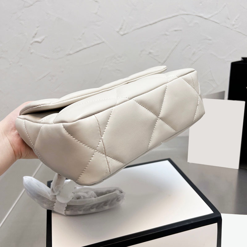 designer bags Classic Flap Quilted Cross Body Chain Totes Large Capacity Trendy Street Shopping, Red
designer bags Classic Flap Quilted Cross Body Chain Totes Large Capacity Trendy Street Shopping, Red