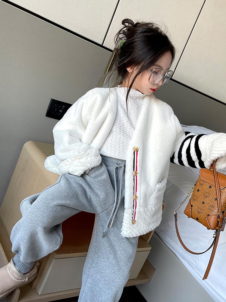 Jackets Girls Imitation Coat 2021 Winter Children's Casual Round Neck Small Fragrance Thickening Jacket, Blue;gray
Jackets Girls Imitation Coat 2021 Winter Children's Casual Round Neck Small Fragrance Thickening Jacket, Blue;gray