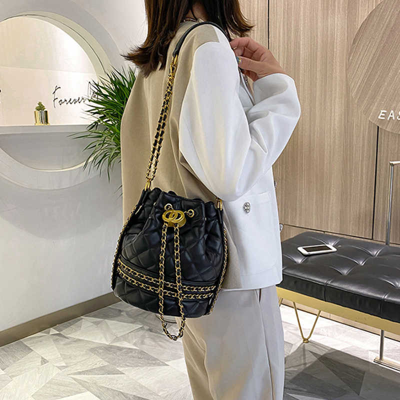Women's Metal Chain Bucket Bag, Designer Luxury Brand, Strap Small Handbag, 2021, Black
Women's Metal Chain Bucket Bag, Designer Luxury Brand, Strap Small Handbag, 2021, Black