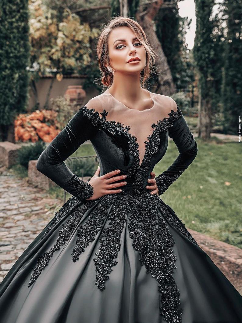 Black Plus Size A Line Wedding Dress Sheer Jewel Neck Long Sleeve Bridal Gowns Crystal Beading Zipper Back Bride Dresses