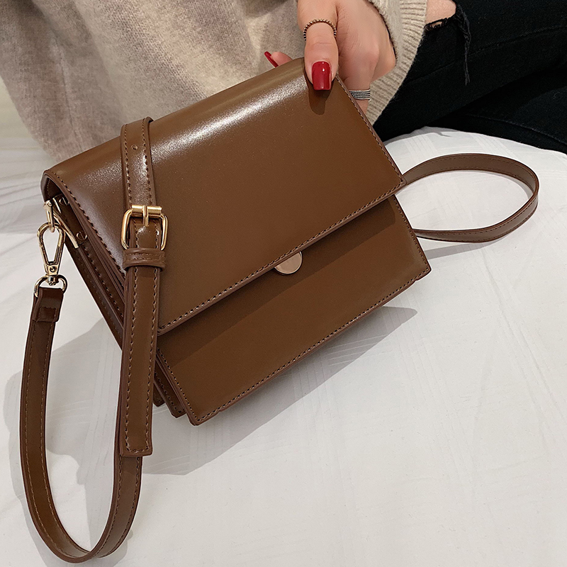 Ladies Retro Bag 2021 New Simple And Fashionable Small Square Bag All-Match Shoulder Bag Solid Color Messenger Wallet Sac, Black shoulder bags
Ladies Retro Bag 2021 New Simple And Fashionable Small Square Bag All-Match Shoulder Bag Solid Color Messenger Wallet Sac, Black shoulder bags