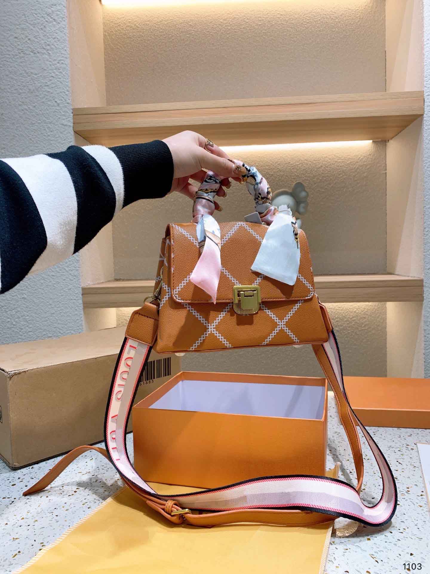 2022 Designers Women Handbag Messenger Evening Bags Embossing Leather Metis Elegant Shoulder Bag Luxury Crossbody Shopping Tote Wallets, 22
2022 Designers Women Handbag Messenger Evening Bags Embossing Leather Metis Elegant Shoulder Bag Luxury Crossbody Shopping Tote Wallets, 22