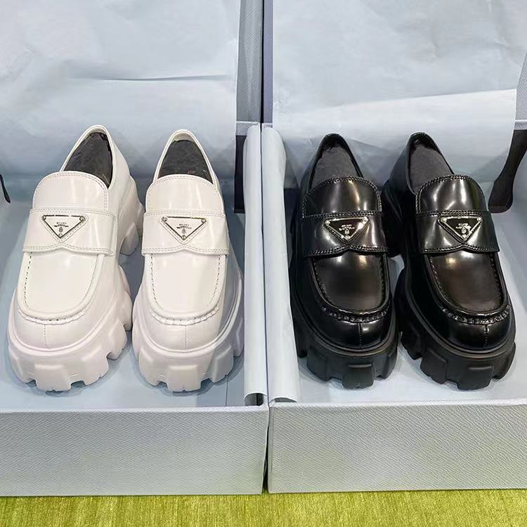 100% Leather 2021 Women Dress Shoes Top High Quality White Red Casual Sneakers Platform Bottoms Designers Outdoor Fashion Ladies Luxurys Trainers packaging box 35-42, Separate 1 shoe box
100% Leather 2021 Women Dress Shoes Top High Quality White Red Casual Sneakers Platform Bottoms Designers Outdoor Fashion Ladies Luxurys Trainers packaging box 35-42, Separate 1 shoe box