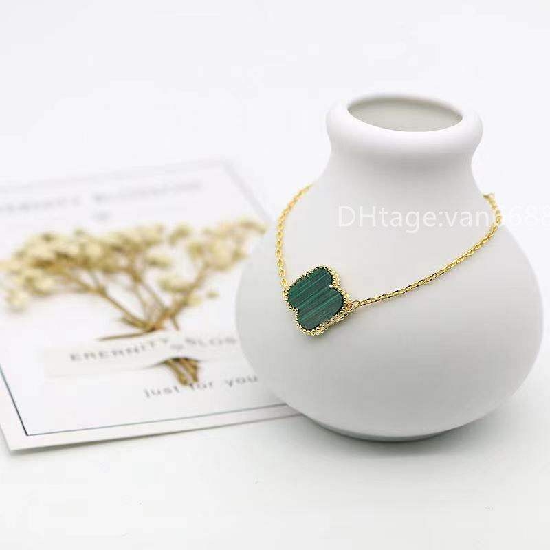 Ladies love Bracelet pendant Necklaces Van rings Screw Bracelet Cleef Party Wedding Couple Gift Love carti Bracelet Fashion Luxury Designer, Golden;silver
Ladies love Bracelet pendant Necklaces Van rings Screw Bracelet Cleef Party Wedding Couple Gift Love carti Bracelet Fashion Luxury Designer, Golden;silver