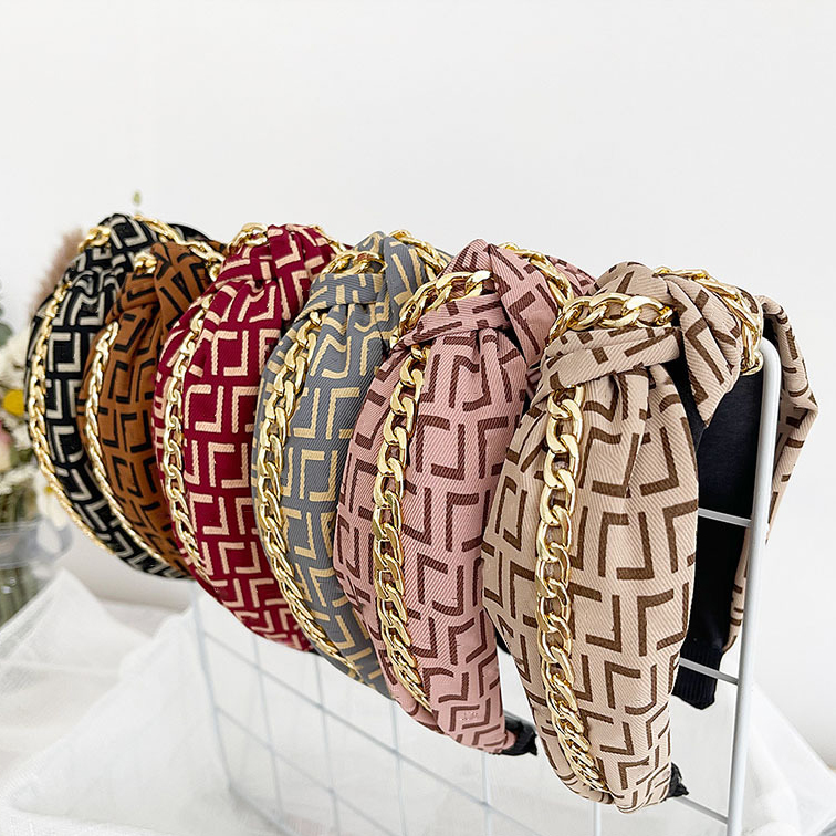 20color Designer Letters Print Chain Headband for Women Wide Edge Cross Knotted Hair Hoop Korean Ladies Girls Luxury Twist Turban Headwrap H, Silver
20color Designer Letters Print Chain Headband for Women Wide Edge Cross Knotted Hair Hoop Korean Ladies Girls Luxury Twist Turban Headwrap H, Silver