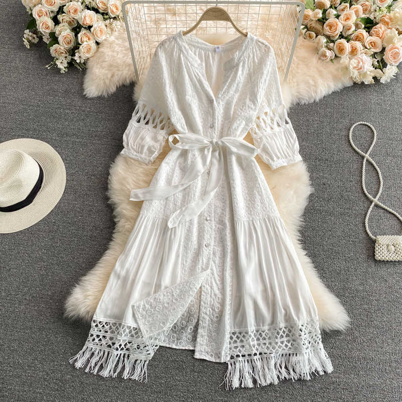 Black/Yellow/White Hollow Out Tassel Party Dress Women Elegant V-Neck Single Breasted Patchwork Vestidos Casual Female Robe 2021 Y0603
Black/Yellow/White Hollow Out Tassel Party Dress Women Elegant V-Neck Single Breasted Patchwork Vestidos Casual Female Robe 2021 Y0603