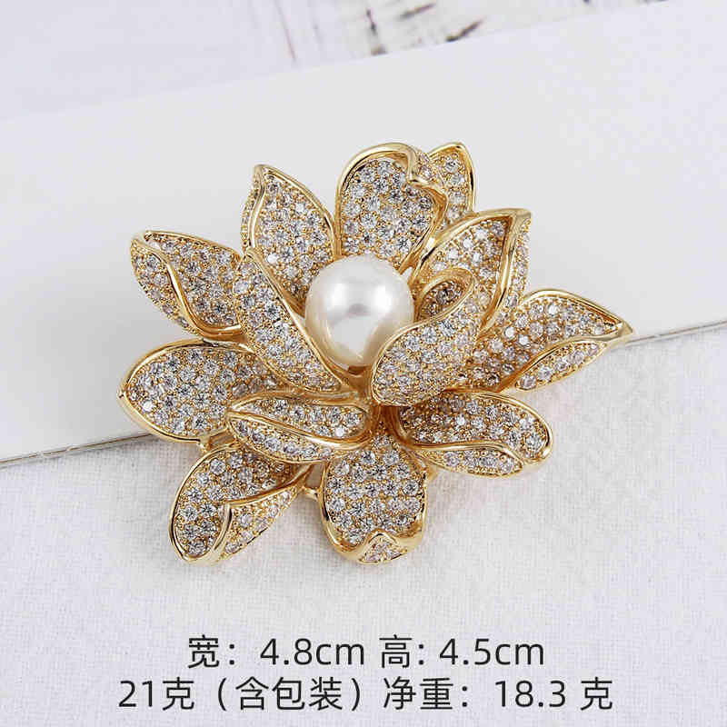 Elegant Lady Lotus Brooch Real Gold Plating High-grade Zircon Anti Light Pin Accessories