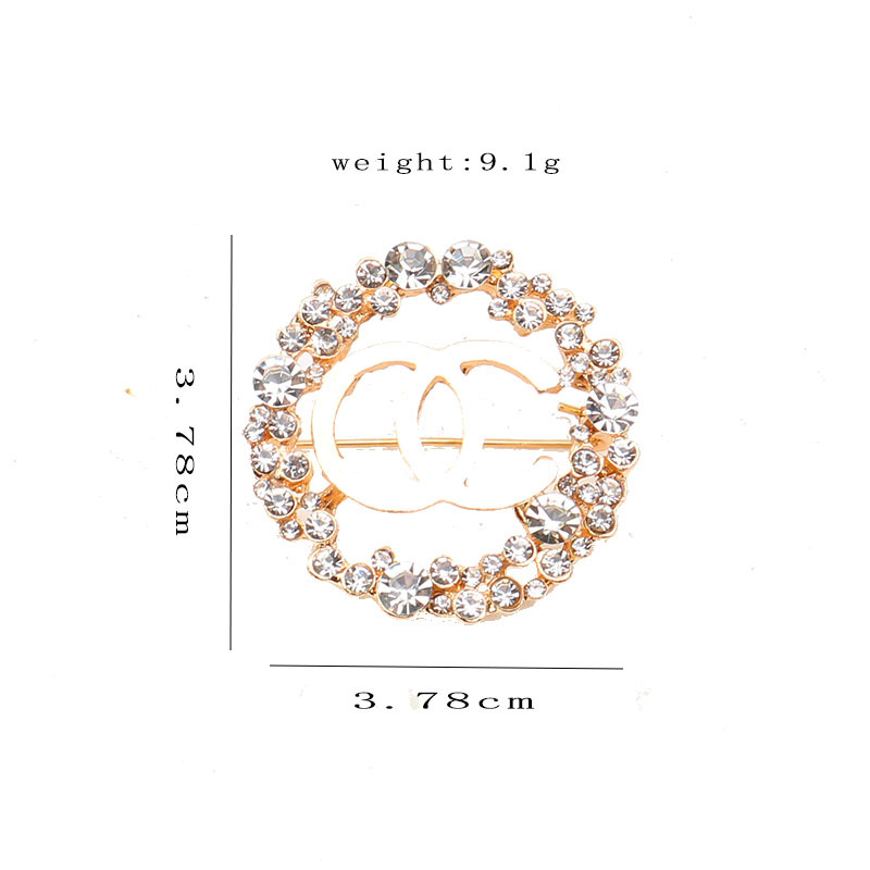 Luxury Brand Designer Letter Pins Brooches Sweet Women Gold Silver Crysatl Pearl Rhinestone Cape Buckle Brooch Suit Pin Wedding Party Jewerlry Accessories Gifts
Luxury Brand Designer Letter Pins Brooches Sweet Women Gold Silver Crysatl Pearl Rhinestone Cape Buckle Brooch Suit Pin Wedding Party Jewerlry Accessories Gifts
