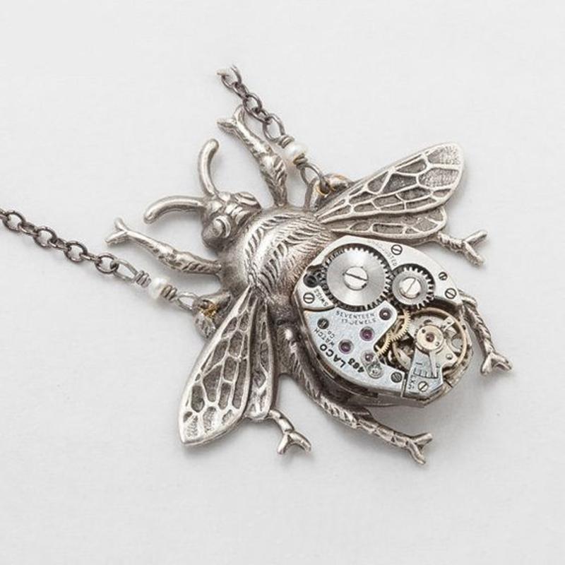 Pendant Necklaces Exquisite Fashion Alloy Mechanical Insect Crab Animal Necklace Vintage Steampunk Watch Chain For Men Jewelry
Pendant Necklaces Exquisite Fashion Alloy Mechanical Insect Crab Animal Necklace Vintage Steampunk Watch Chain For Men Jewelry