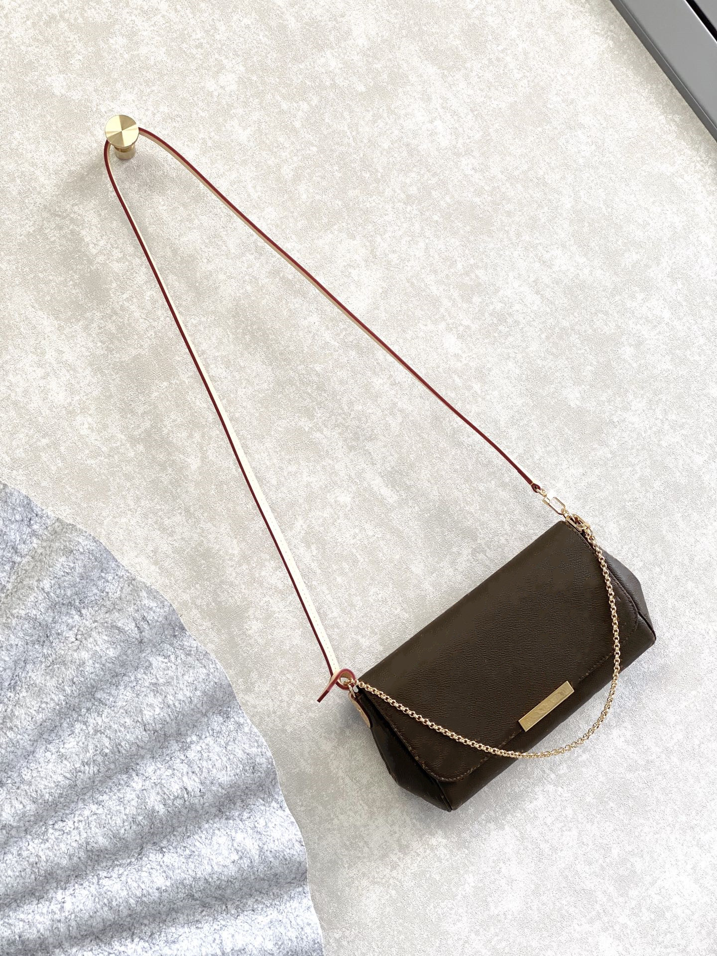 Womens messenger menbags Fashion luxurys designers bags womenbag mens Shoulder Lady Totes purse handbags crossbody backpack wallet, Brown
Womens messenger menbags Fashion luxurys designers bags womenbag mens Shoulder Lady Totes purse handbags crossbody backpack wallet, Brown