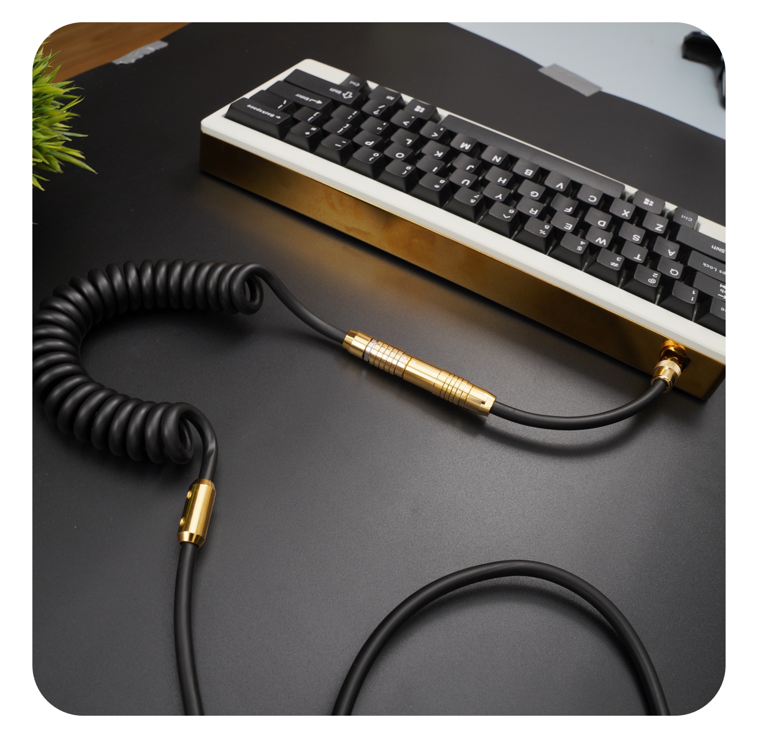 Geekcable Handmade Customized Mechanical Keyboad Data Cable Super Elastic Golden Spiral Rubber Keyboard Cable Gold And Black