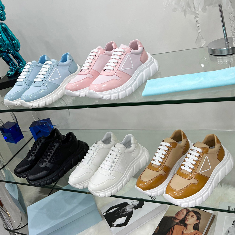 2022 New quality women designer shoes White Leather Calfskin Sneakers Women Platform Sneaker Blue Grey designers Trainers with box size 35-41 50%off, Color:3
2022 New quality women designer shoes White Leather Calfskin Sneakers Women Platform Sneaker Blue Grey designers Trainers with box size 35-41 50%off, Color:3