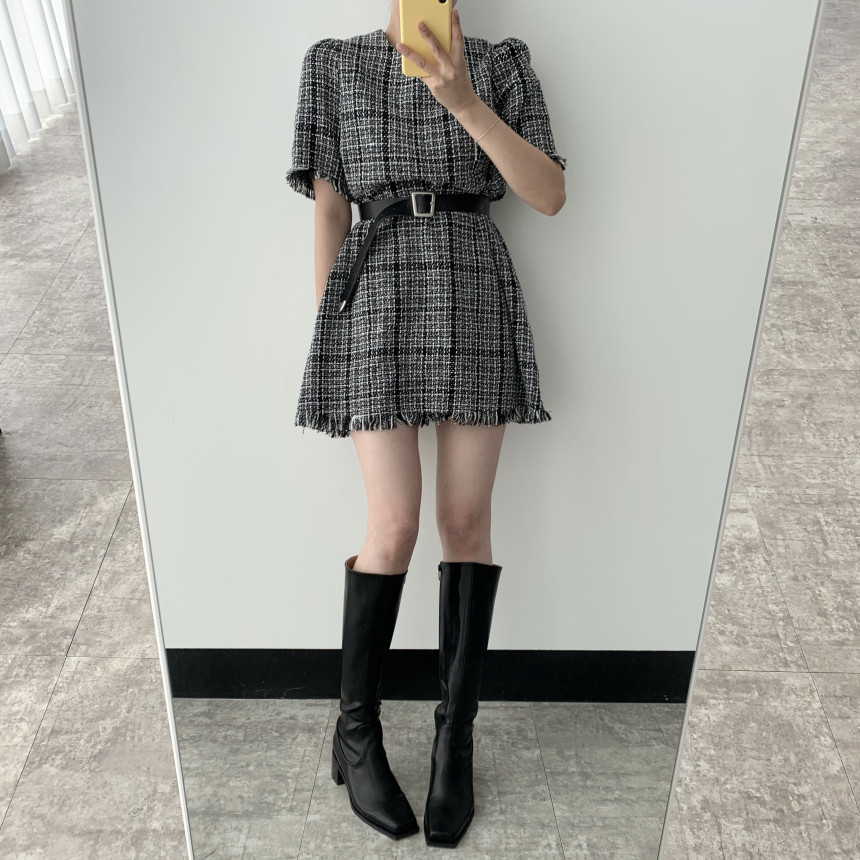 Chic Retro Women Plarid Woolen Dresses Spring Short Sleeve O-Neck Sexy Tassel Mini Dress With Belt Mujer Vestidos 210514