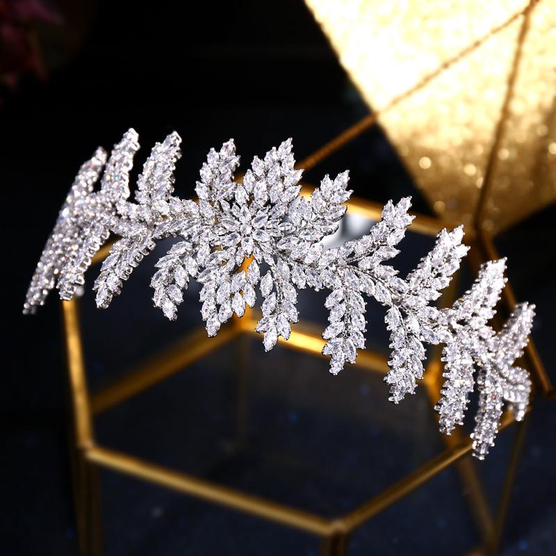 Jankelly Fashion Ladies Wedding Headpieces With Cube Zircon Wholesale Bridal Hair Accessories Headdress Tiaras Clips & Barrettes, Golden;silver
Jankelly Fashion Ladies Wedding Headpieces With Cube Zircon Wholesale Bridal Hair Accessories Headdress Tiaras Clips & Barrettes, Golden;silver