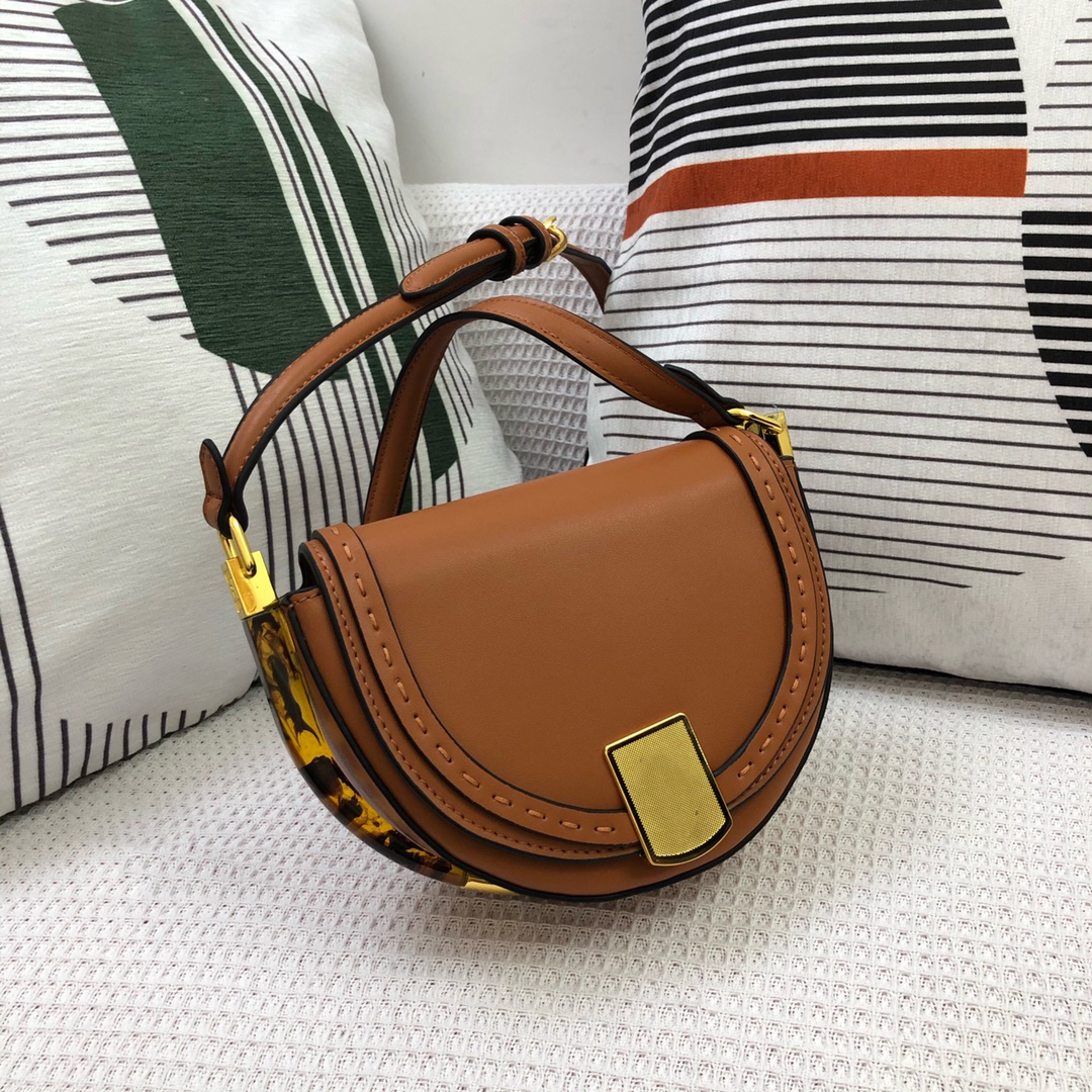 Luxurys Designers handbags 2021 Classic CrossBody Bag Shoulder Bags Fashion Women Lady Totes Leather High Quality Handbag F290B01
Luxurys Designers handbags 2021 Classic CrossBody Bag Shoulder Bags Fashion Women Lady Totes Leather High Quality Handbag F290B01