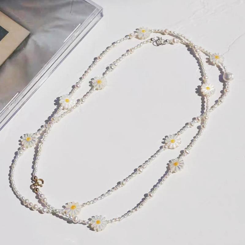 Chokers Trendy Simple Natural Freshwater Pearl Necklace Lovely Daisy Beads Embellished With Unique Charm For Women Gargantillas Collares