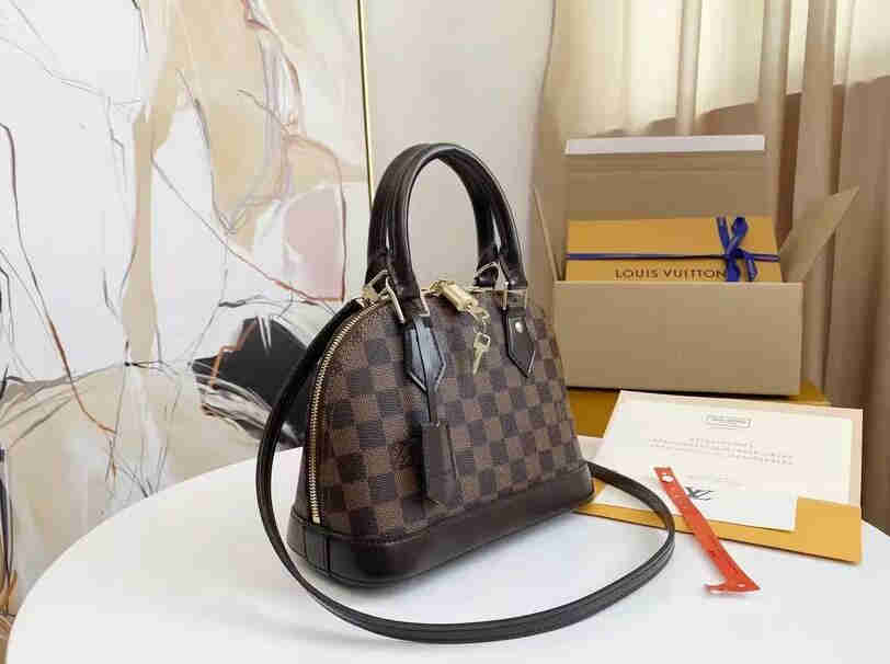 Designers ALMA BB BAG shell bag luxurys women onthego patent leather flower Embossed shoulder bags with lock crossbody handbags Louise Viuton Handbag, Old flower
Designers ALMA BB BAG shell bag luxurys women onthego patent leather flower Embossed shoulder bags with lock crossbody handbags Louise Viuton Handbag, Old flower