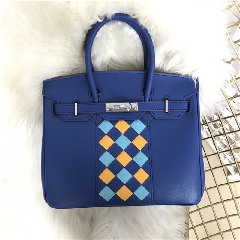 Women Luxurys Designers Bags 2021 Factory fashion versatile net star the same cowhide woven Messe Designer Handbag Handbags Totes Crossbody Bag
Women Luxurys Designers Bags 2021 Factory fashion versatile net star the same cowhide woven Messe Designer Handbag Handbags Totes Crossbody Bag