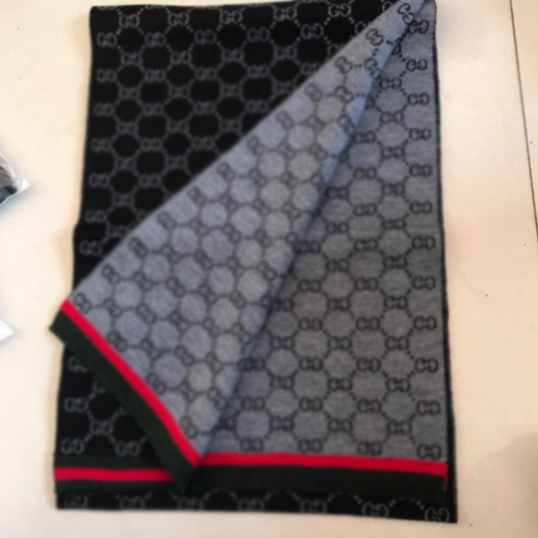 Men's classic scarf wool jacquard soft style fashion brand women's long shawl 180*30cm.
Men's classic scarf wool jacquard soft style fashion brand women's long shawl 180*30cm.