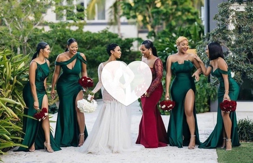 2022 Mermaid Wedding Dresses Deep V Neck Long Sleeve Sweep Train Illusion Bodice Appliques Crystal Beads Bridal Gowns robe de mariee