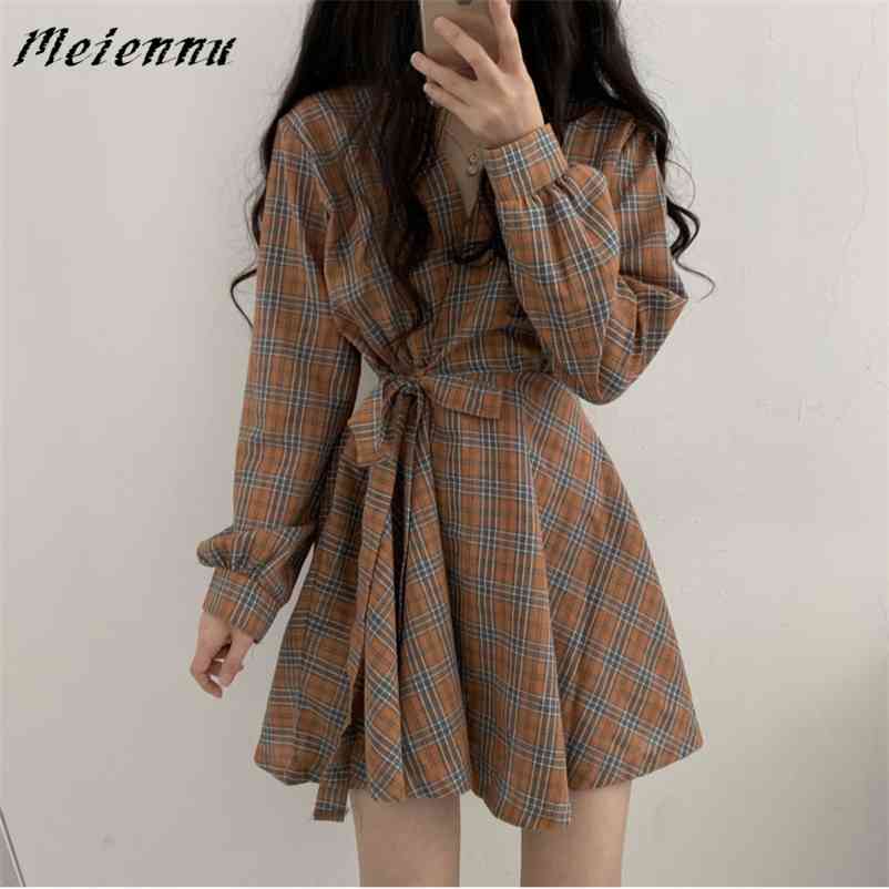 New Autumn Long Sleeve Dress Women Preppy Style Bow Palid V-neck Mini plaid Dresses Korean High Waist Short Dress elegant 210409