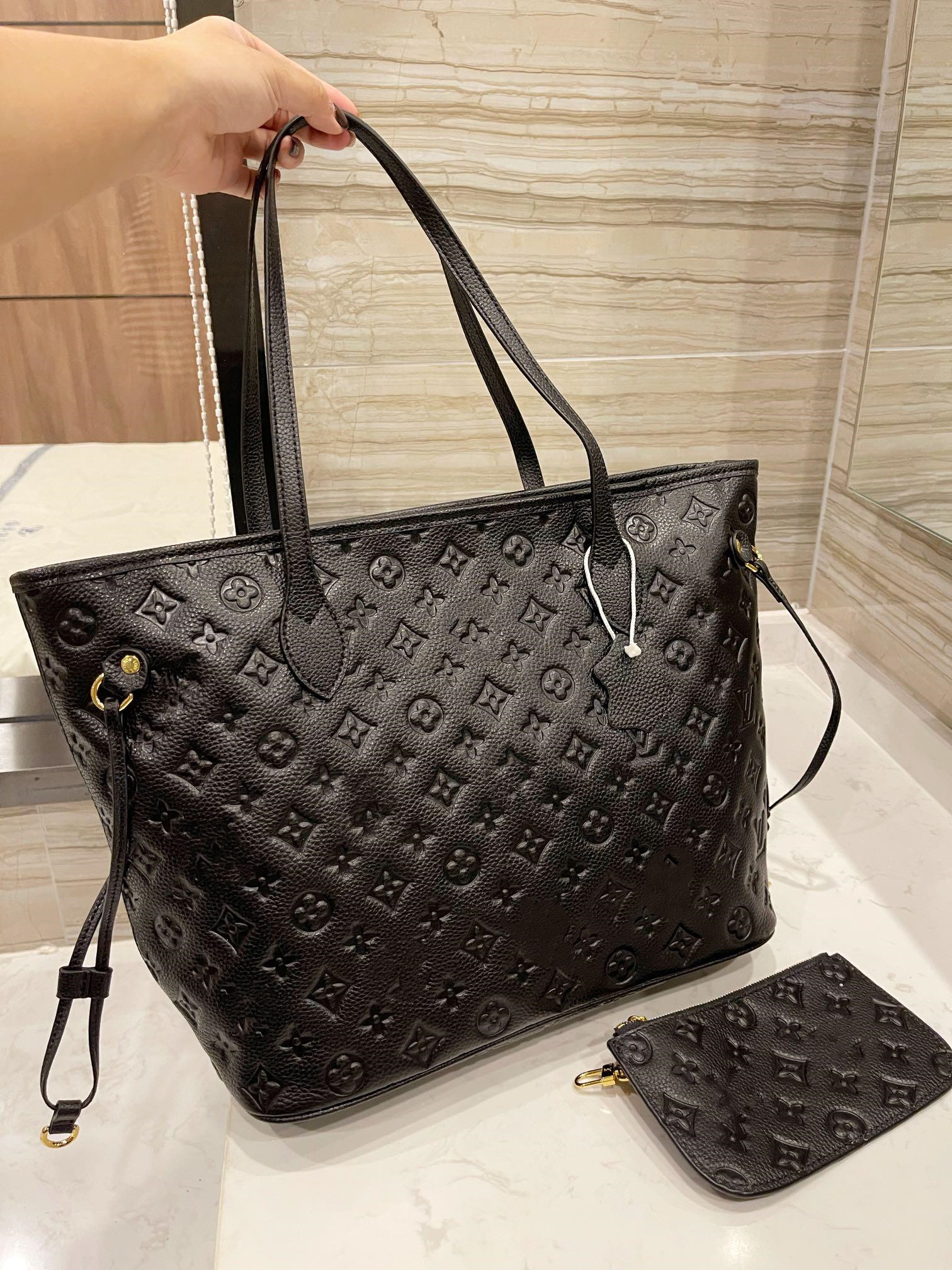LVLOUISVITTONVUTTON Cowhide Black Emboss Onthego Shoulder Shopping Bags Designer Handbags Women Pochette Multi Odeon Neonoe Cross Body Messenger Bag, Add box
LVLOUISVITTONVUTTON Cowhide Black Emboss Onthego Shoulder Shopping Bags Designer Handbags Women Pochette Multi Odeon Neonoe Cross Body Messenger Bag, Add box