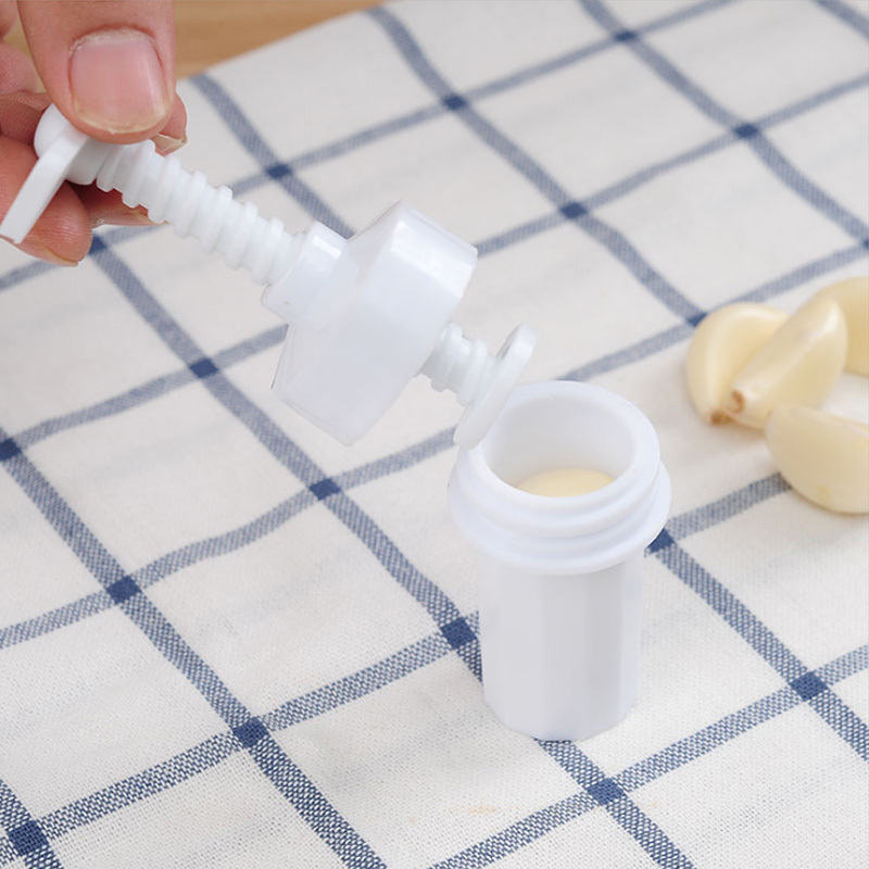 Kitchen Gadgets Rotating Handle Plastic Vegetable Tool Portable Garlic Chopper 1Pcs Garlic Squeezer Garlic Presses