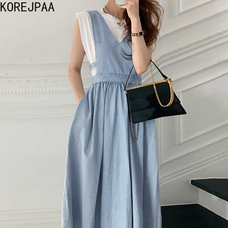 Korejpaa Women Dress Summer Ladies Lightly Cooked Style V-Neck Buckle Design Sleeveless Denim Large Swing Straps Vestidos 210526, Gray
Korejpaa Women Dress Summer Ladies Lightly Cooked Style V-Neck Buckle Design Sleeveless Denim Large Swing Straps Vestidos 210526, Gray