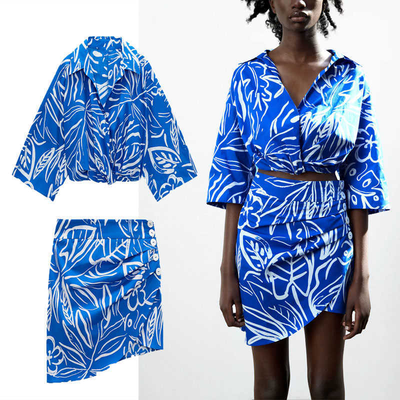 Za Draped Print Mini Skirt Women High Waist Ruching Summer Skirts Fashion Button Up Asymmetric Hem Woman Vinatge Blue Skirt 210602
Za Draped Print Mini Skirt Women High Waist Ruching Summer Skirts Fashion Button Up Asymmetric Hem Woman Vinatge Blue Skirt 210602