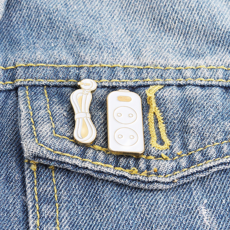 Cartoon Alloy Wire Remote Control Brooches Paint Patch Board White Clothes Pins Unisex Cowboy Collar Backpack Badge Jewelry Accessories Wholesale
Cartoon Alloy Wire Remote Control Brooches Paint Patch Board White Clothes Pins Unisex Cowboy Collar Backpack Badge Jewelry Accessories Wholesale
