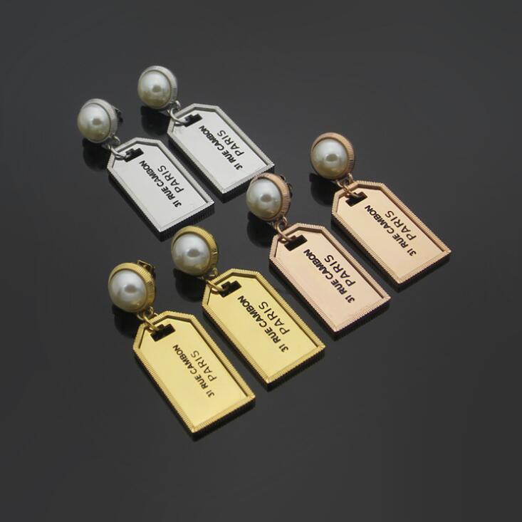 2021 Wholesale factory price Never fade wedding deluxe Round women female Rose Gold color letter hoop earrings for Lover's fashion Jewelry Gift 
2021 Wholesale factory price Never fade wedding deluxe Round women female Rose Gold color letter hoop earrings for Lover's fashion Jewelry Gift