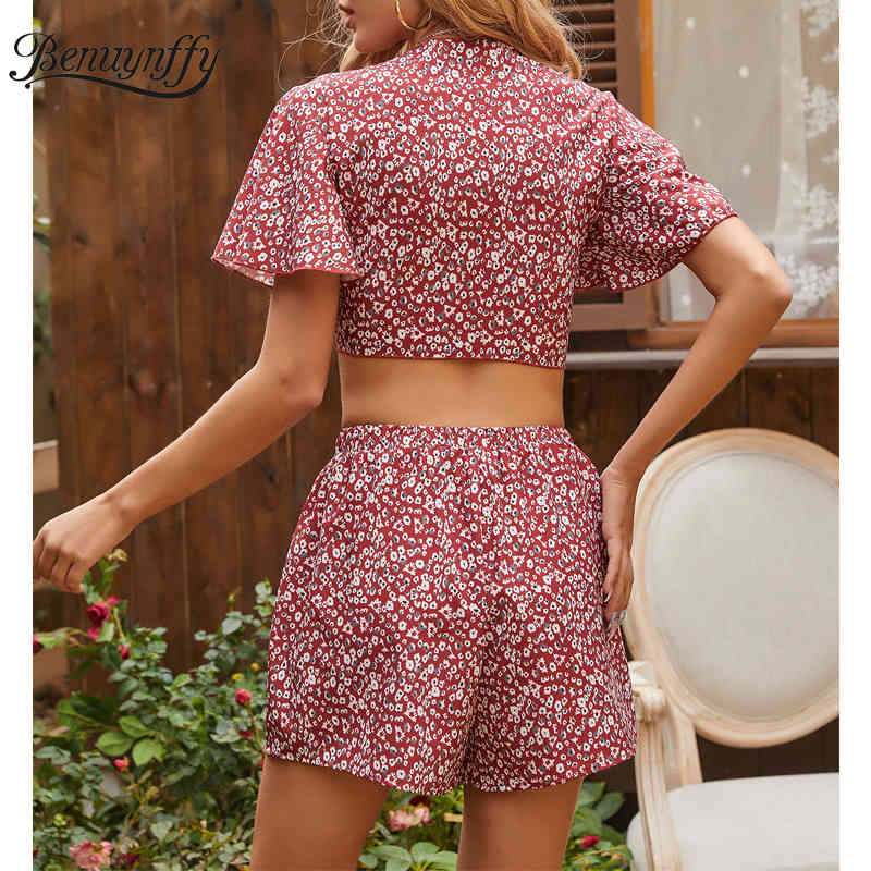 Ditsy Floral Print Deep V Neck Bow Short Sleeve Crop Top and Shorts Sets Women Summer Holiday Casual Two Piece Set 210510