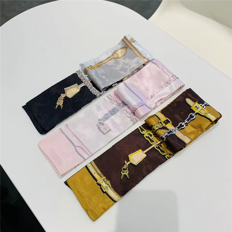Classic Handbag Scarf Headbands Women Letter Flower Silk Scraves Bandeaux Bag Hair BANDEAU 8x120cm
Classic Handbag Scarf Headbands Women Letter Flower Silk Scraves Bandeaux Bag Hair BANDEAU 8x120cm