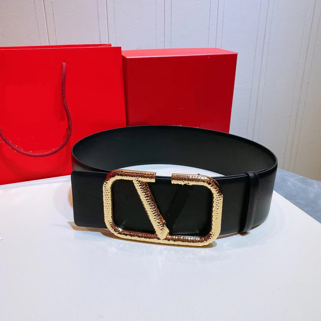 2021 Belt 4cm and 7cm Fashion Women luxurys men designers belts Classic ,real leather production ,the factory source, Black;brown
2021 Belt 4cm and 7cm Fashion Women luxurys men designers belts Classic ,real leather production ,the factory source, Black;brown