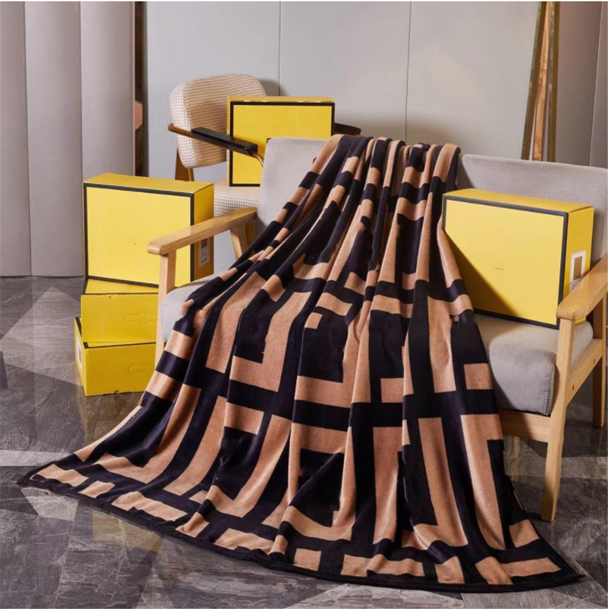 Luxurious letter pattern Home Blanket Flannel Fleece Fashion Style Blanket 150x200cm Shawl Brands Bed Sofa Thick Nap Travel Multi Function G
Luxurious letter pattern Home Blanket Flannel Fleece Fashion Style Blanket 150x200cm Shawl Brands Bed Sofa Thick Nap Travel Multi Function G