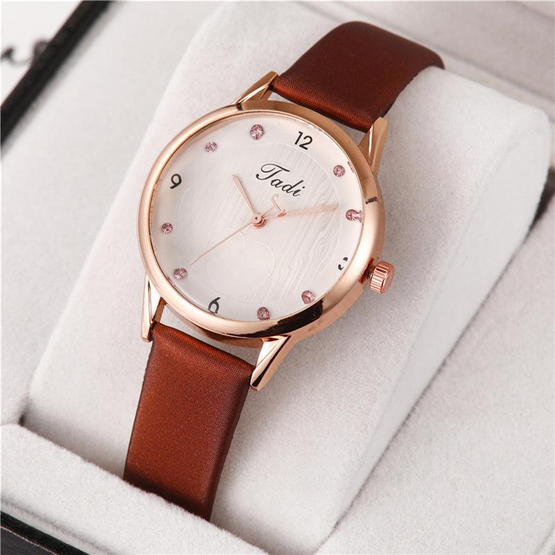 Wristwatches Ladies Watch Bracelet Quartz Simple Fashion Rhinestone Inlaid Dial Convex Mirror Leather Strap Girl, 06
Wristwatches Ladies Watch Bracelet Quartz Simple Fashion Rhinestone Inlaid Dial Convex Mirror Leather Strap Girl, 06