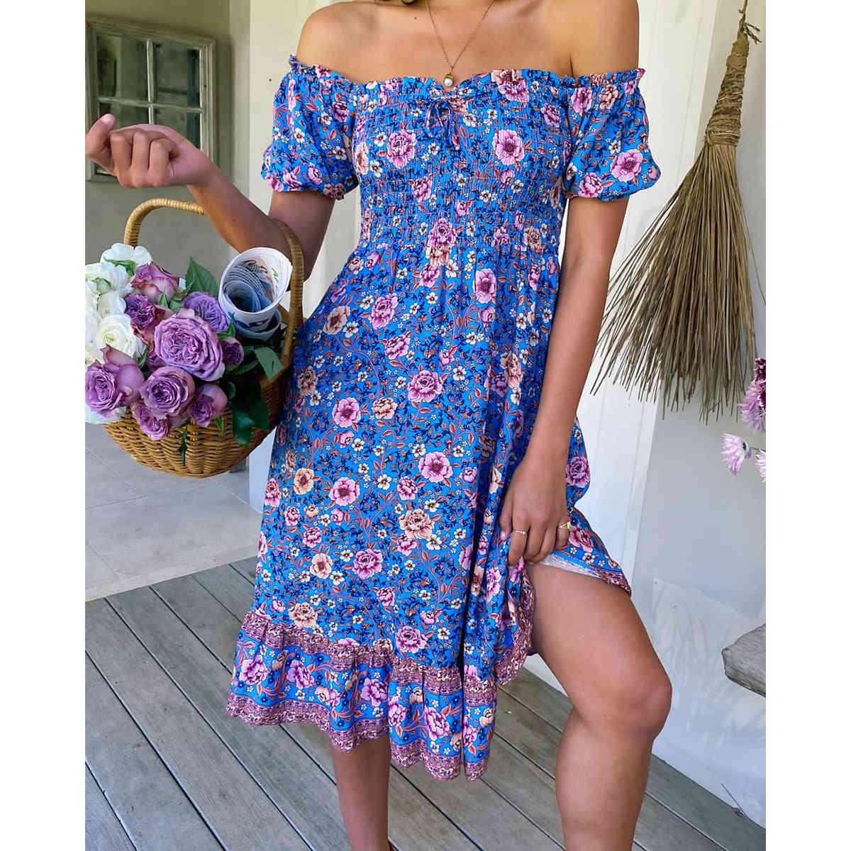 Jastie de l'épaule sexy robe midi femmes smockée corsage manches bouffantes boho robes d'impression florale été femme robes 210419