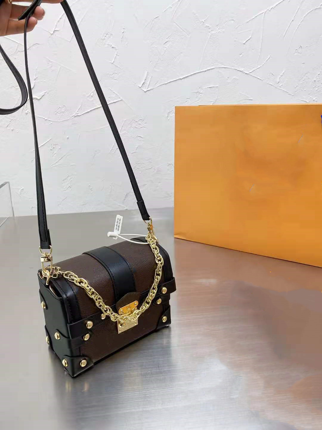 Tote box bags brand ysiykiy Classic Luxury Global chain mini size lovely Designer Canvas leather Women's ShoulderBags, Light brown
Tote box bags brand ysiykiy Classic Luxury Global chain mini size lovely Designer Canvas leather Women's ShoulderBags, Light brown